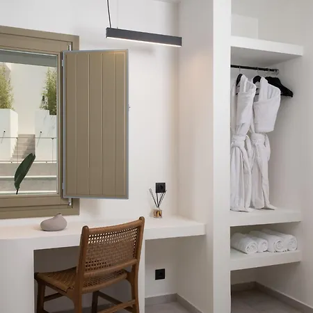 Mazee Paros Hotel 3*