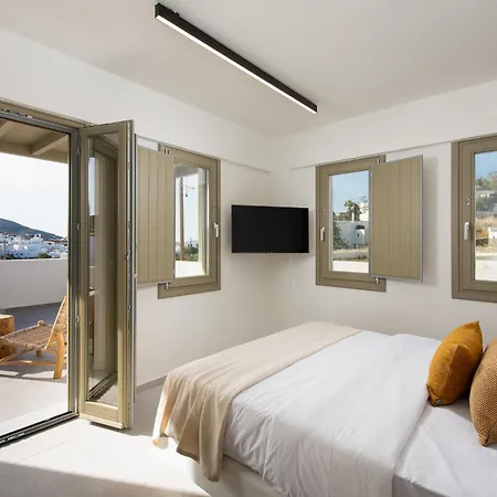 Mazee Paros Naousa (Paros)