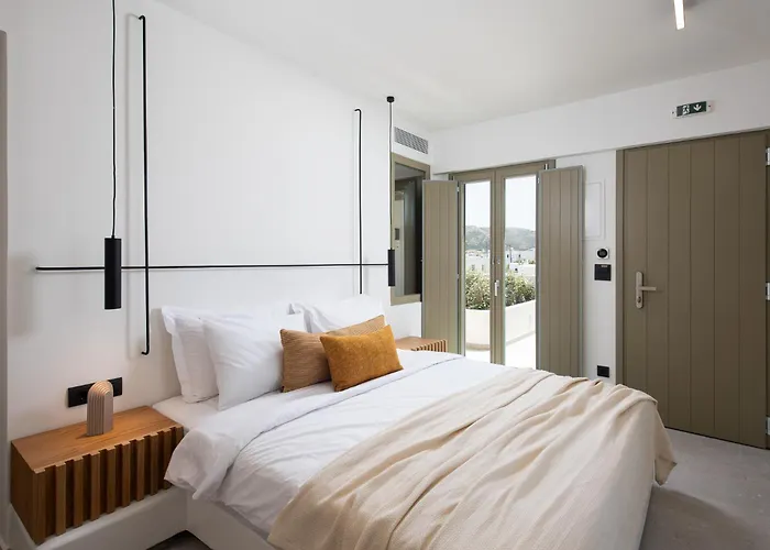 מלון Mazee Paros נאוסה