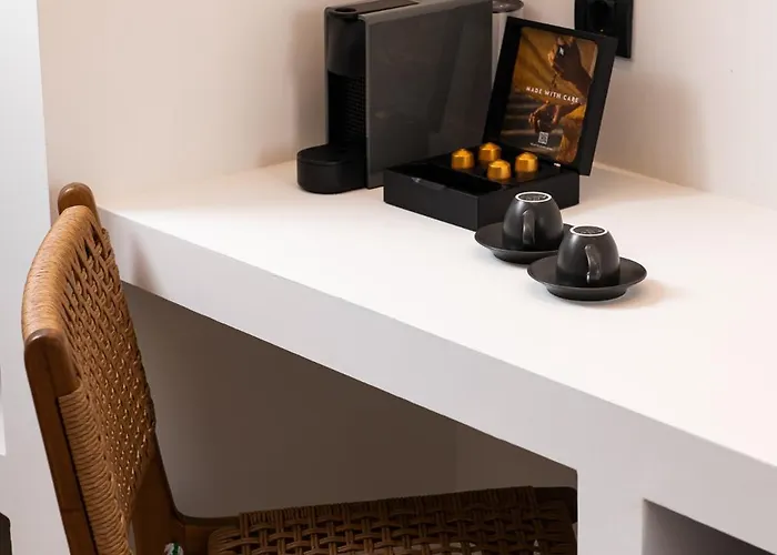 Mazee Paros 3* נאוסה