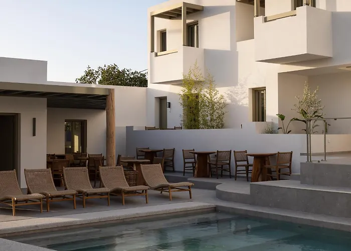 Mazee Paros מלון 3*