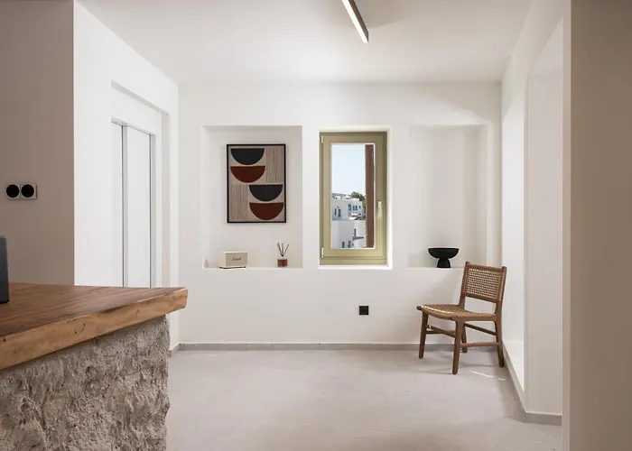 מלון Mazee Paros