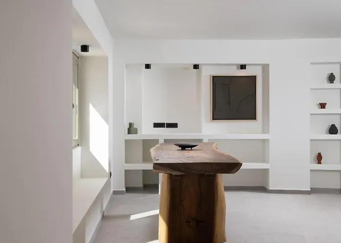 Mazee Paros מלון נאוסה