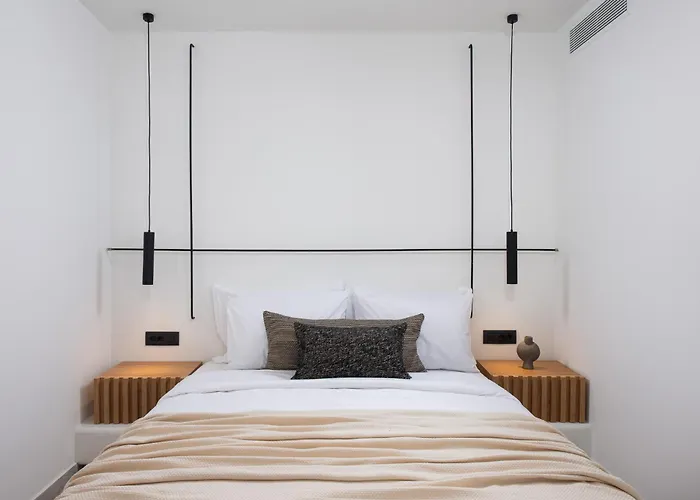 מלון Mazee Paros 3*