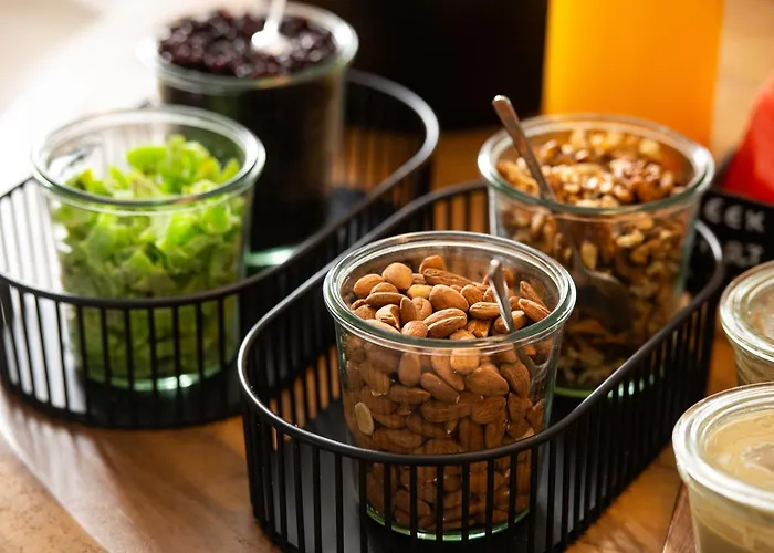 Mazee Paros מלון