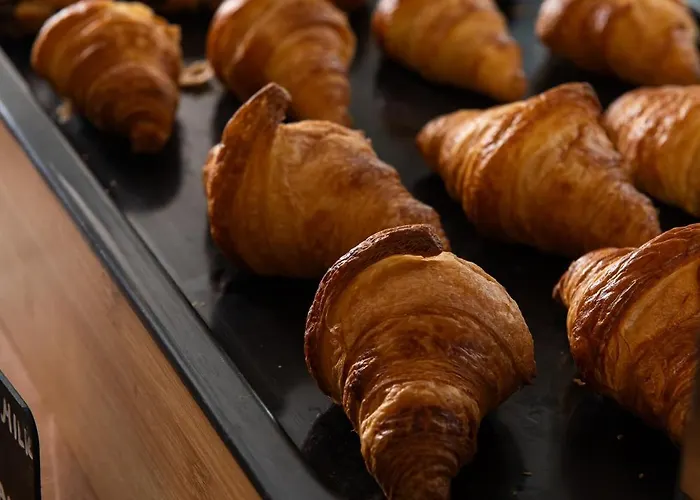 מלון Mazee Paros 3*