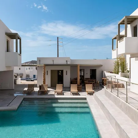 Mazee Paros فندق 3*