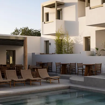 Mazee Paros فندق 3*