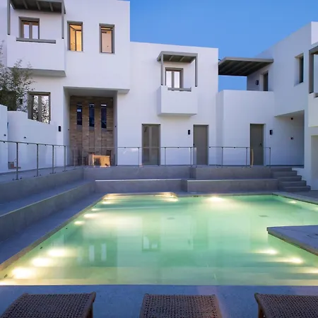 Mazee Paros فندق ناوسا