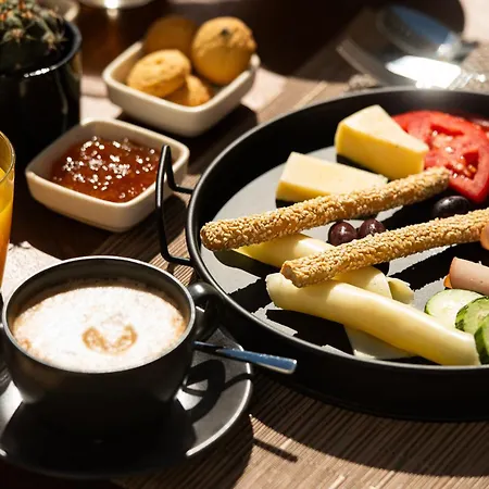 فندق Mazee Paros 3*